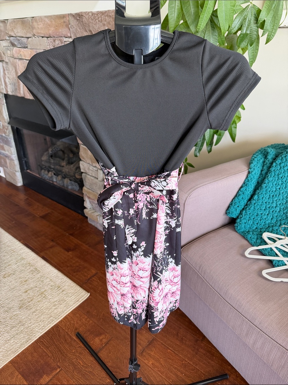 Floral Tie-Waist Black & Pink Women's Dress
